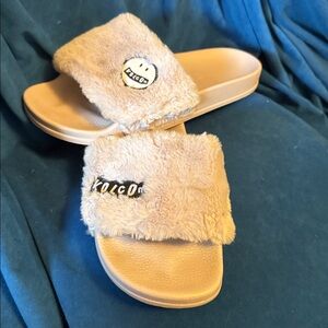 Volcom Fuzzy Slide Sandals size 41